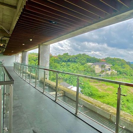 Oak Tree Emerald Hotel & Coventions Semarang Exterior foto