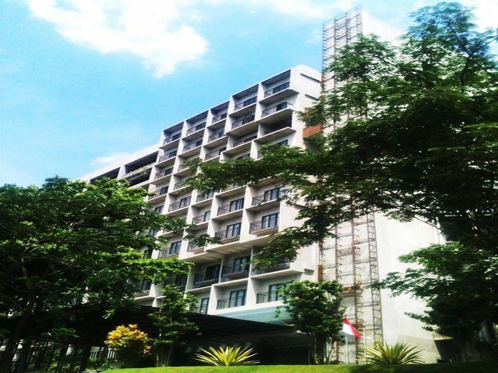 Oak Tree Emerald Hotel & Coventions Semarang Exterior foto